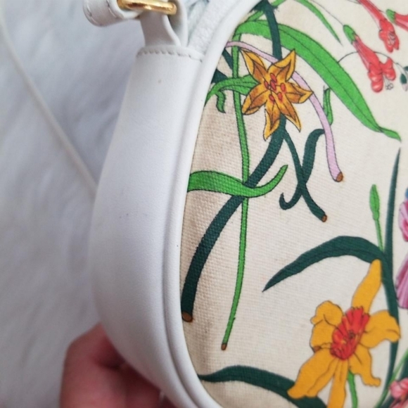 Authentic Vintage Gloral Gucci Crossbody Bag - Picture 8 of 12